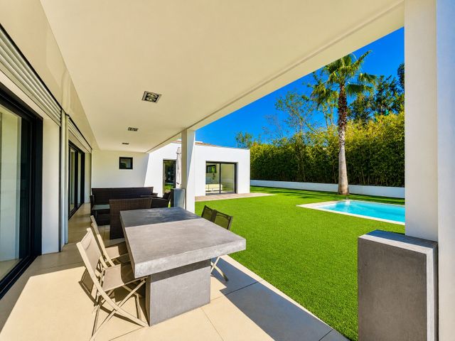Maison &agrave; louer - 5 pi&egrave;ces - 170 m2 - Mougins - 06 - PROVENCE-ALPES-COTE-D-AZUR