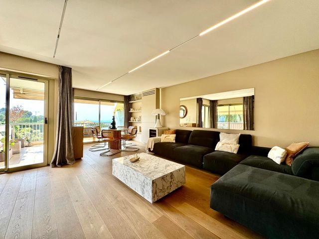 Appartement F4 &agrave; vendre - 4 pi&egrave;ces - 105 m2 - Le Cannet - 06 - PROVENCE-ALPES-COTE-D-AZUR