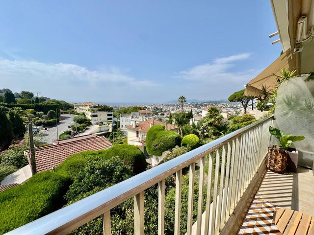 Appartement F4 &agrave; vendre - 4 pi&egrave;ces - 105 m2 - Le Cannet - 06 - PROVENCE-ALPES-COTE-D-AZUR
