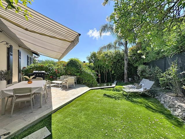 Maison &agrave; vendre - 7 pi&egrave;ces - 254,05 m2 - Le Cannet - 06 - PROVENCE-ALPES-COTE-D-AZUR