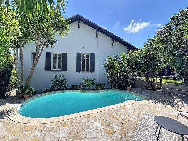 Maison &agrave; vendre - 7 pi&egrave;ces - 254,05 m2 - Le Cannet - 06 - PROVENCE-ALPES-COTE-D-AZUR