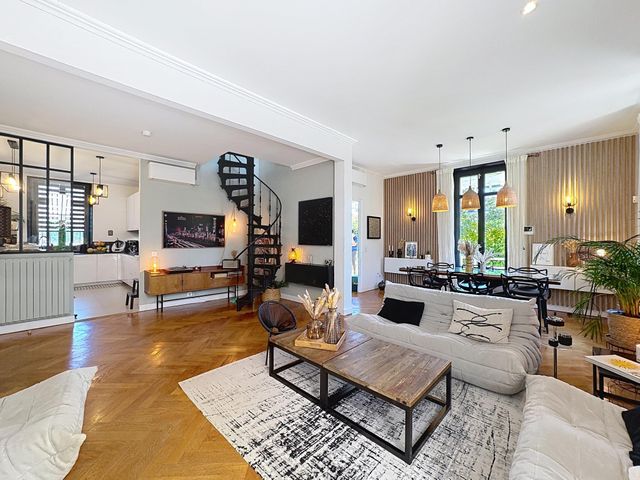 Maison &agrave; vendre - 7 pi&egrave;ces - 254,05 m2 - Le Cannet - 06 - PROVENCE-ALPES-COTE-D-AZUR