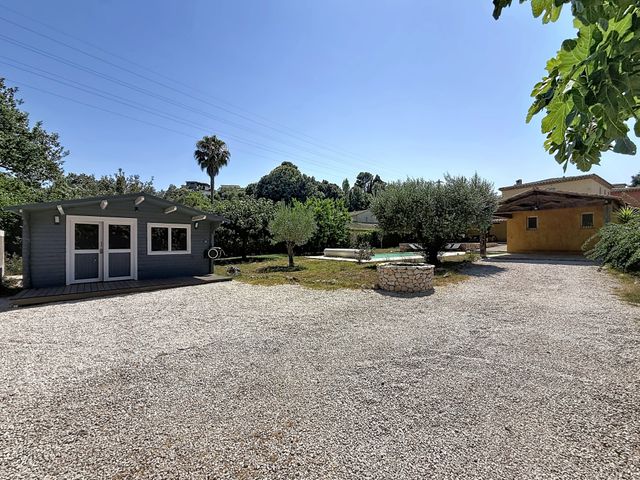 Maison &agrave; louer - 4 pi&egrave;ces - 117,04 m2 - La Roquette Sur Siagne - 06 - PROVENCE-ALPES-COTE-D-AZUR