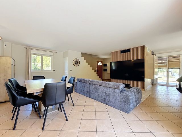 Maison &agrave; louer - 4 pi&egrave;ces - 117,04 m2 - La Roquette Sur Siagne - 06 - PROVENCE-ALPES-COTE-D-AZUR