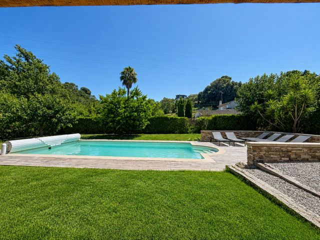 Maison &agrave; louer - 4 pi&egrave;ces - 117,04 m2 - La Roquette Sur Siagne - 06 - PROVENCE-ALPES-COTE-D-AZUR