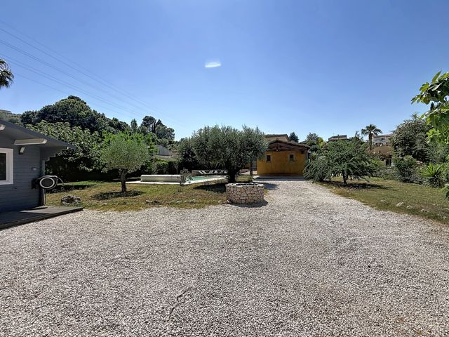 Maison &agrave; louer - 4 pi&egrave;ces - 117,04 m2 - La Roquette Sur Siagne - 06 - PROVENCE-ALPES-COTE-D-AZUR
