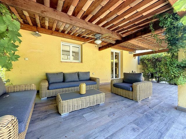 Maison &agrave; louer - 4 pi&egrave;ces - 117,04 m2 - La Roquette Sur Siagne - 06 - PROVENCE-ALPES-COTE-D-AZUR