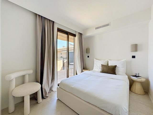 Appartement F4 &agrave; vendre - 4 pi&egrave;ces - 83 m2 - Cannes - 06 - PROVENCE-ALPES-COTE-D-AZUR