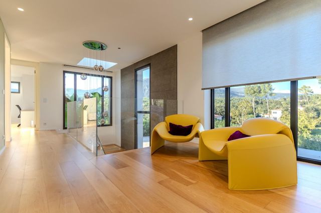 Maison &agrave; louer - 7 pi&egrave;ces - 275,90 m2 - Roquefort Les Pins - 06 - PROVENCE-ALPES-COTE-D-AZUR