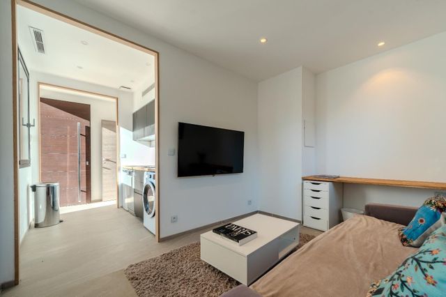 Maison &agrave; louer - 7 pi&egrave;ces - 275,90 m2 - Roquefort Les Pins - 06 - PROVENCE-ALPES-COTE-D-AZUR