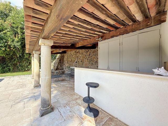 Maison &agrave; louer - 5 pi&egrave;ces - 158 m2 - Vallauris - 06 - PROVENCE-ALPES-COTE-D-AZUR
