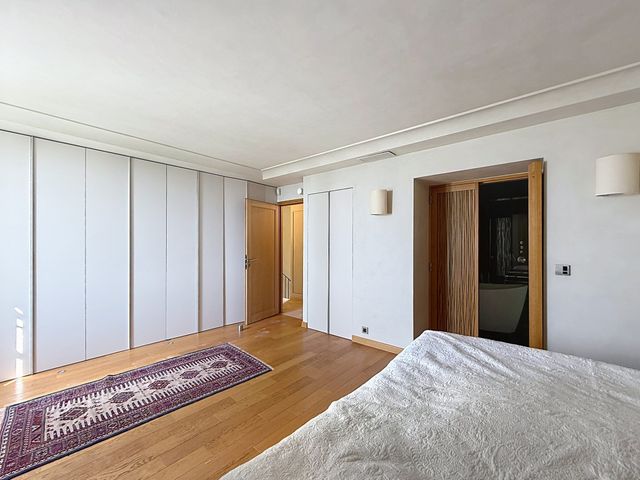 Maison &agrave; louer - 5 pi&egrave;ces - 158 m2 - Vallauris - 06 - PROVENCE-ALPES-COTE-D-AZUR