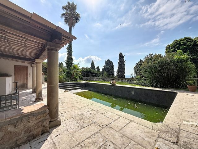 Maison &agrave; louer - 5 pi&egrave;ces - 158 m2 - Vallauris - 06 - PROVENCE-ALPES-COTE-D-AZUR