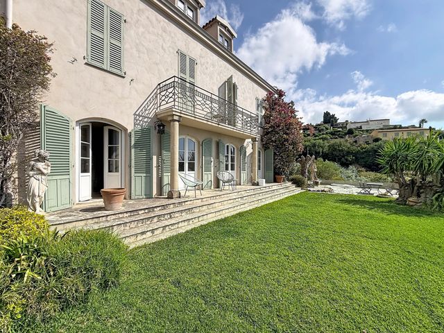 Maison &agrave; louer - 5 pi&egrave;ces - 158 m2 - Vallauris - 06 - PROVENCE-ALPES-COTE-D-AZUR