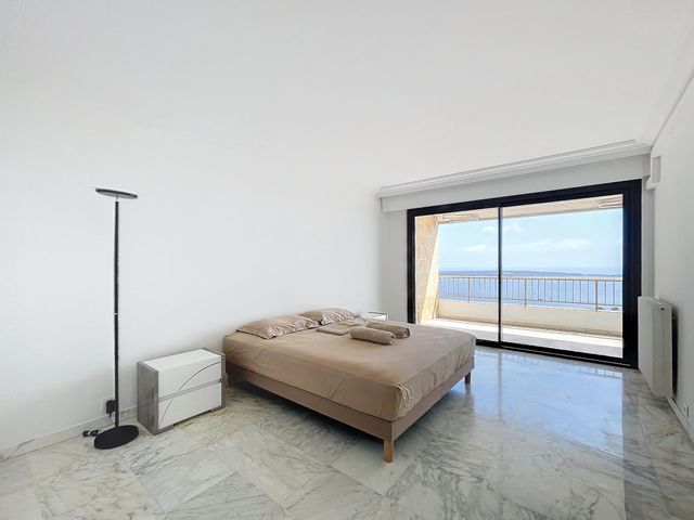 Appartement F3 &agrave; louer - 3 pi&egrave;ces - 99 m2 - Cannes - 06 - PROVENCE-ALPES-COTE-D-AZUR