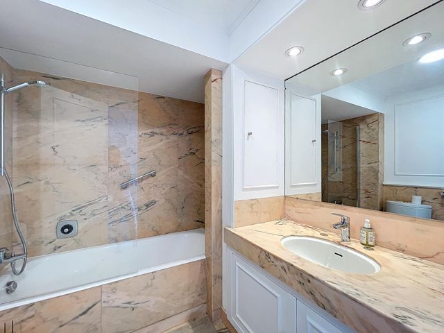 Appartement F3 &agrave; louer - 3 pi&egrave;ces - 99 m2 - Cannes - 06 - PROVENCE-ALPES-COTE-D-AZUR