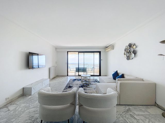 Appartement F3 &agrave; louer - 3 pi&egrave;ces - 99 m2 - Cannes - 06 - PROVENCE-ALPES-COTE-D-AZUR