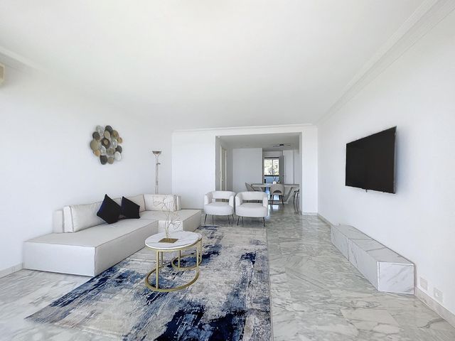 Appartement F3 &agrave; louer - 3 pi&egrave;ces - 99 m2 - Cannes - 06 - PROVENCE-ALPES-COTE-D-AZUR