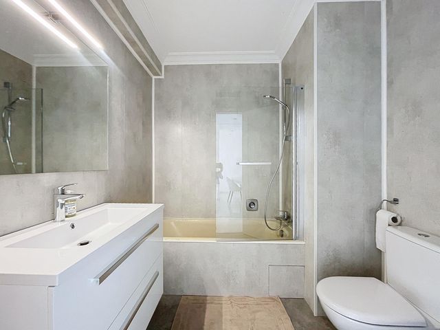 Appartement F3 &agrave; louer - 3 pi&egrave;ces - 99 m2 - Cannes - 06 - PROVENCE-ALPES-COTE-D-AZUR