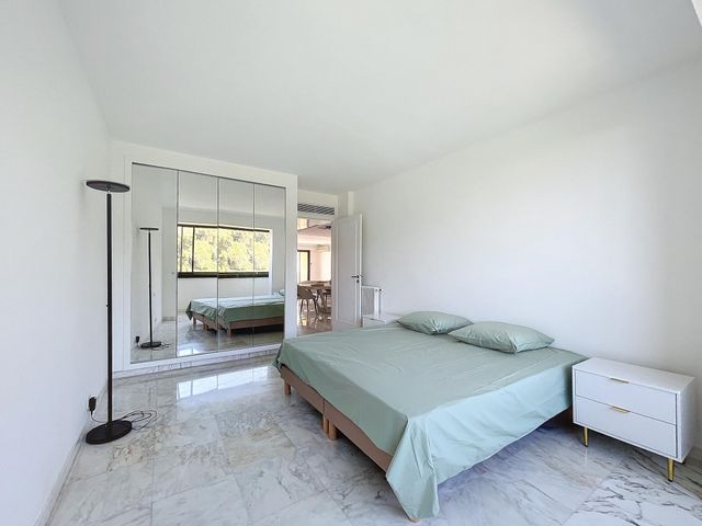 Appartement F3 &agrave; louer - 3 pi&egrave;ces - 99 m2 - Cannes - 06 - PROVENCE-ALPES-COTE-D-AZUR