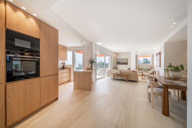 Appartement F3 &agrave; vendre - 3 pi&egrave;ces - 98 m2 - Cannes - 06 - PROVENCE-ALPES-COTE-D-AZUR
