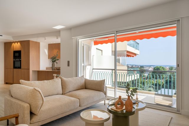 Appartement F3 &agrave; vendre - 3 pi&egrave;ces - 98 m2 - Cannes - 06 - PROVENCE-ALPES-COTE-D-AZUR