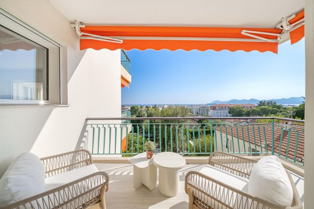 Appartement F3 &agrave; vendre - 3 pi&egrave;ces - 98 m2 - Cannes - 06 - PROVENCE-ALPES-COTE-D-AZUR