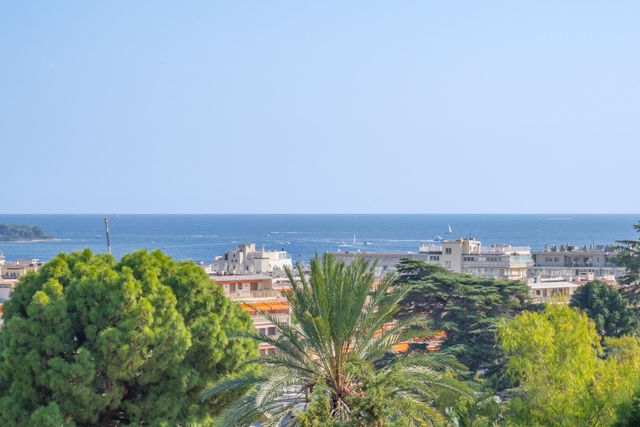 Appartement F3 &agrave; vendre - 3 pi&egrave;ces - 98 m2 - Cannes - 06 - PROVENCE-ALPES-COTE-D-AZUR
