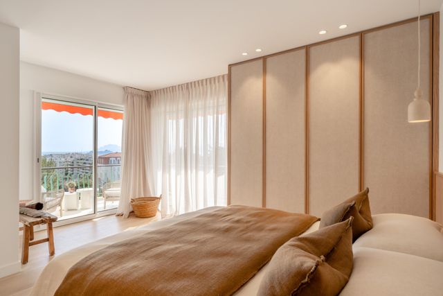 Appartement F3 &agrave; vendre - 3 pi&egrave;ces - 98 m2 - Cannes - 06 - PROVENCE-ALPES-COTE-D-AZUR