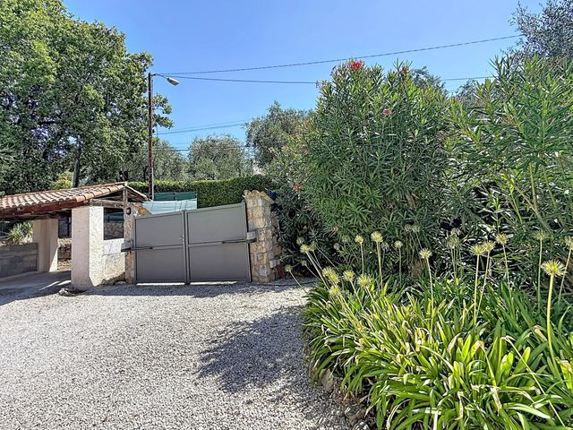 Maison &agrave; louer - 4 pi&egrave;ces - 93,19 m2 - Opio - 06 - PROVENCE-ALPES-COTE-D-AZUR