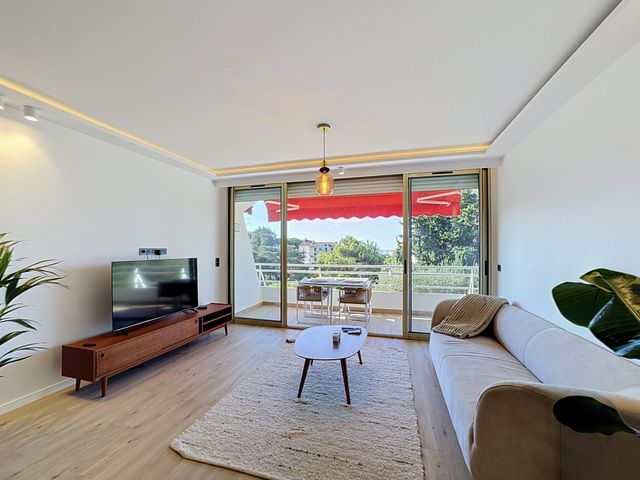 Appartement F3 &agrave; vendre - 3 pi&egrave;ces - 85 m2 - Cannes - 06 - PROVENCE-ALPES-COTE-D-AZUR