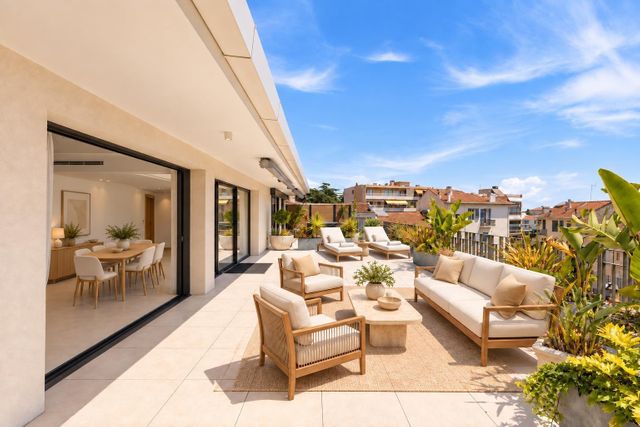 Appartement F4 &agrave; vendre - 4 pi&egrave;ces - 106,37 m2 - Cannes - 06 - PROVENCE-ALPES-COTE-D-AZUR