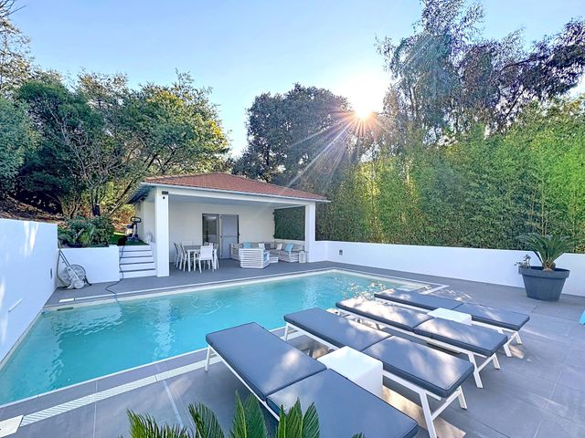 Maison &agrave; vendre - 5 pi&egrave;ces - 176 m2 - Cannes - 06 - PROVENCE-ALPES-COTE-D-AZUR