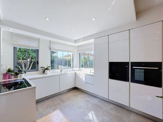 Maison &agrave; vendre - 5 pi&egrave;ces - 176 m2 - Cannes - 06 - PROVENCE-ALPES-COTE-D-AZUR