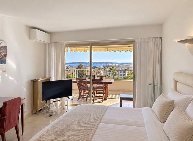 Appartement F4 &agrave; vendre - 4 pi&egrave;ces - 112 m2 - Cannes - 06 - PROVENCE-ALPES-COTE-D-AZUR