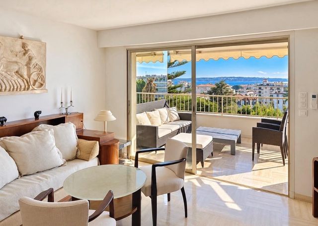 Appartement F4 &agrave; vendre - 4 pi&egrave;ces - 112 m2 - Cannes - 06 - PROVENCE-ALPES-COTE-D-AZUR