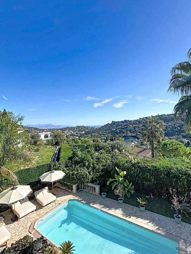 Maison &agrave; vendre - 6 pi&egrave;ces - 140,42 m2 - Vallauris - 06 - PROVENCE-ALPES-COTE-D-AZUR