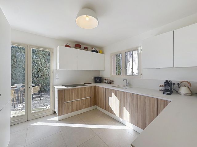 Maison &agrave; vendre - 6 pi&egrave;ces - 140,42 m2 - Vallauris - 06 - PROVENCE-ALPES-COTE-D-AZUR