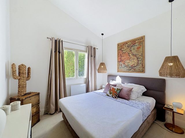 Maison &agrave; vendre - 6 pi&egrave;ces - 140,42 m2 - Vallauris - 06 - PROVENCE-ALPES-COTE-D-AZUR