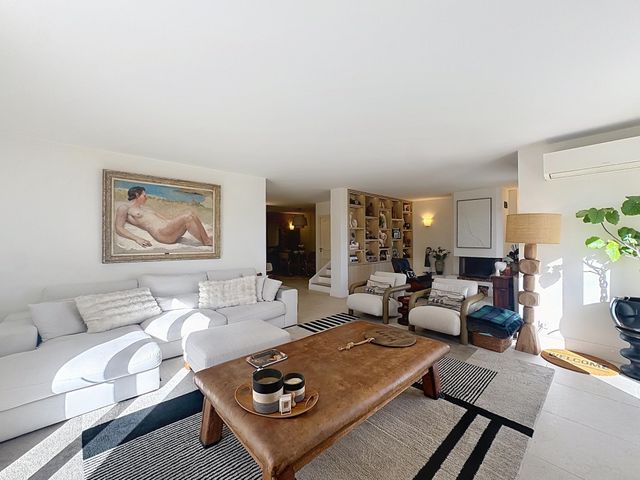 Maison &agrave; vendre - 6 pi&egrave;ces - 140,42 m2 - Vallauris - 06 - PROVENCE-ALPES-COTE-D-AZUR