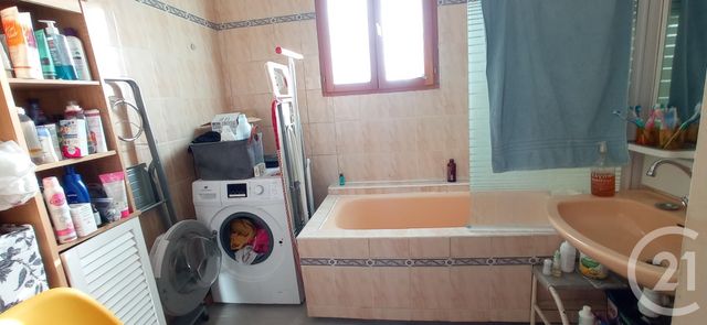 Appartement T3 à vendre - 3 pièces - 79,58 m2 - Coutras - 33 - AQUITAINE