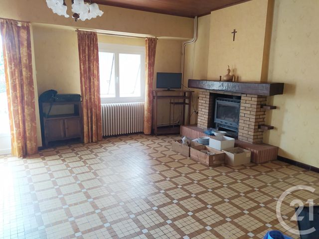 Maison à vendre - 7 pièces - 131 m2 - St Martin De Coux - 17 - POITOU-CHARENTES