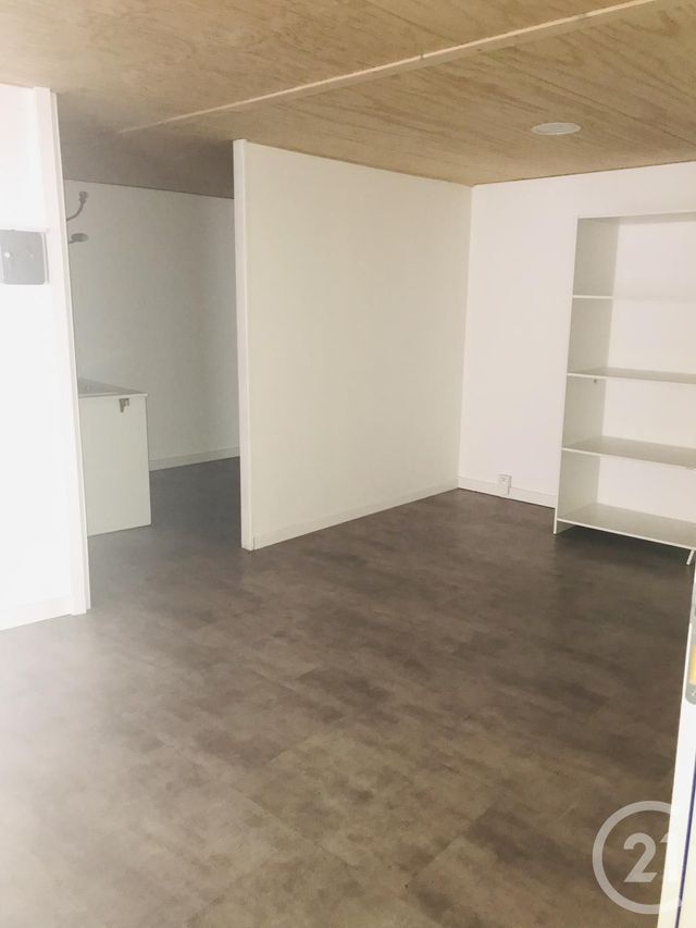 Appartement Local à louer - 4 pièces - 85,21 m2 - Coutras - 33 - AQUITAINE