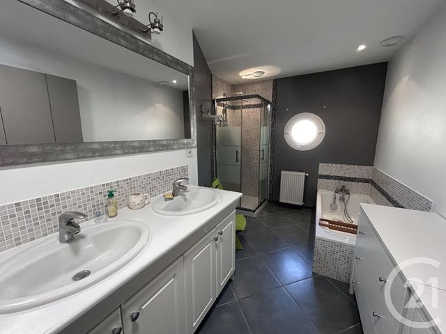 Maison à vendre - 8 pièces - 210,80 m2 - Coutras - 33 - AQUITAINE