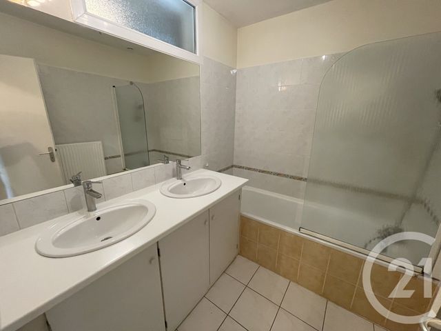 Maison à vendre - 5 pièces - 93,16 m2 - Montguyon - 17 - POITOU-CHARENTES