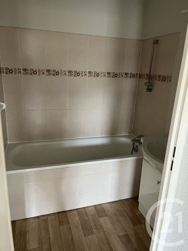 Appartement T3 à vendre - 3 pièces - 59,72 m2 - St Seurin Sur L Isle - 33 - AQUITAINE