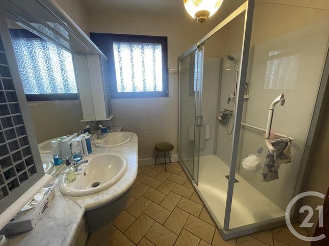 Maison à vendre - 6 pièces - 245,52 m2 - Coutras - 33 - AQUITAINE