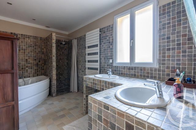 Maison &agrave; vendre - 10 pi&egrave;ces - 242,30 m2 - Dampmart - 77 - ILE-DE-FRANCE