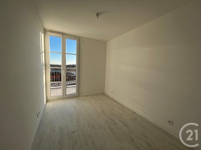 Appartement F3 &agrave; louer - 3 pi&egrave;ces - 60,40 m2 - Serris - 77 - ILE-DE-FRANCE