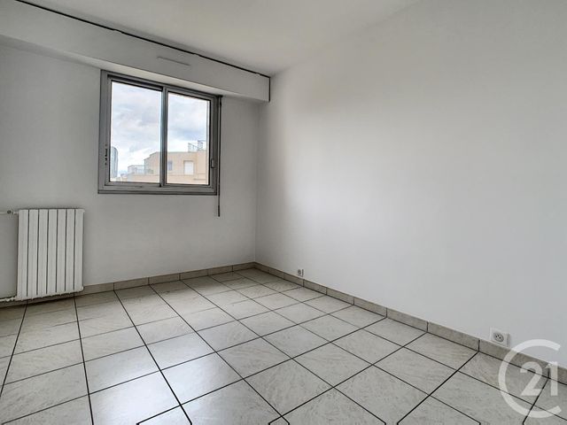 Appartement a louer puteaux - 4 pièce(s) - 80.6 m2 - Surfyn